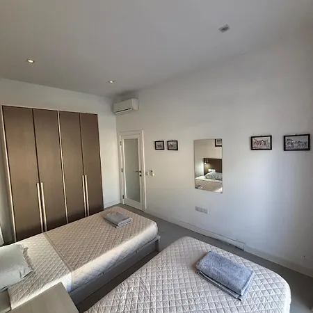 Modern In Paceville Apartment *