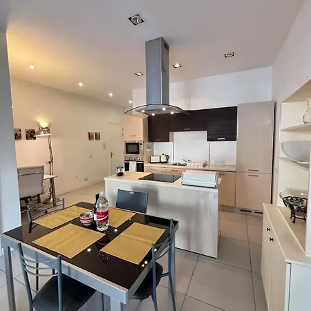 Apartment Modern In Paceville Saint Julian's