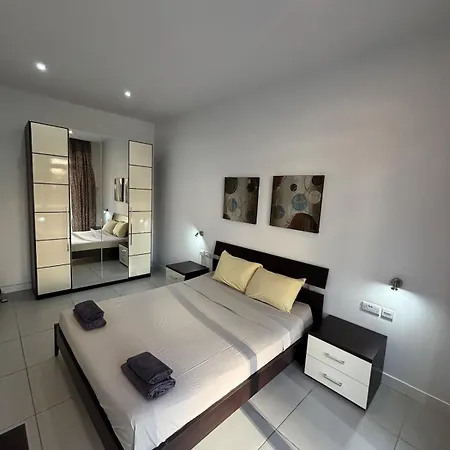 Modern In Paceville San Ġiljan